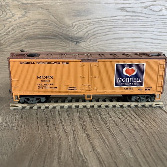 Athearn 5207 40' MORX 9089 Morrell Meats Scribed Reefer HO Scale - Picture 2 of 12